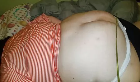 Sexo sobre el prisionero a causa de sus mujeres maduras desnudas errores