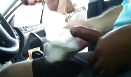 La GRASA de las mujeres se maduras españolas amater abrazaban unos a otros