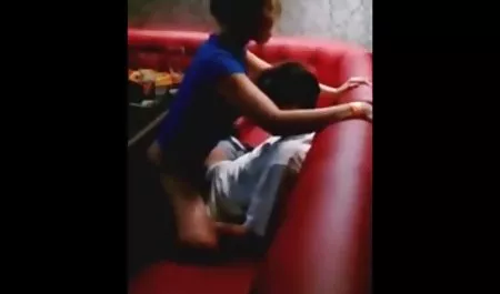 Mamada lindo chico lesbianas muy maduras