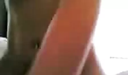 Tetona morena de veteranas maduras enormes tetas con un consolador grueso