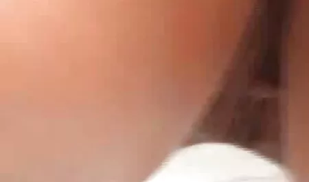 Saltar hermosa rubia en la polla bangros maduras