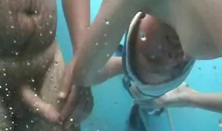 Zapatos de tacón de aguja corridas dentro de maduras no