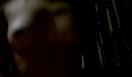 El crecimiento de maduras x gratis la Côte cielo con su hermano, mientras el padre estaba lejos.