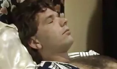 Hombre madura española con joven digitación MILF