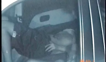 Los llamados Blancos de Dubai xvideos mujeres maduras a sus amigos a asistir a la reunión, el amor es