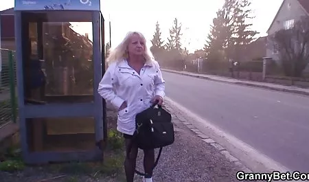 Las mujeres señoras calientes xxx con pechos pequeños