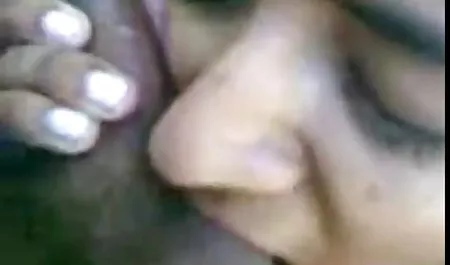 El xvideos de maduras chorro de Asia jugar con un consolador